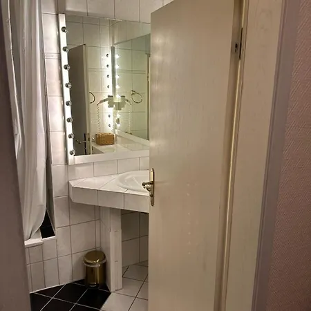 Check In - Guenstig & Flexibel Tageweise Und Wochenweise Moeglich 4*