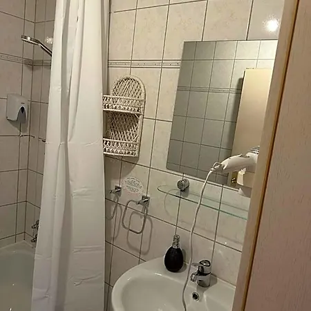 Check In - Guenstig & Flexibel Tageweise Und Wochenweise Moeglich 4* הייליגנהאוס